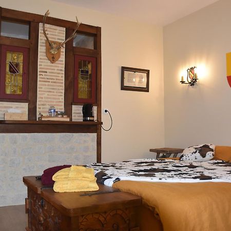 Hotel Domaine De La Ferte Clairbois Sainte-Suzanne  Esterno foto