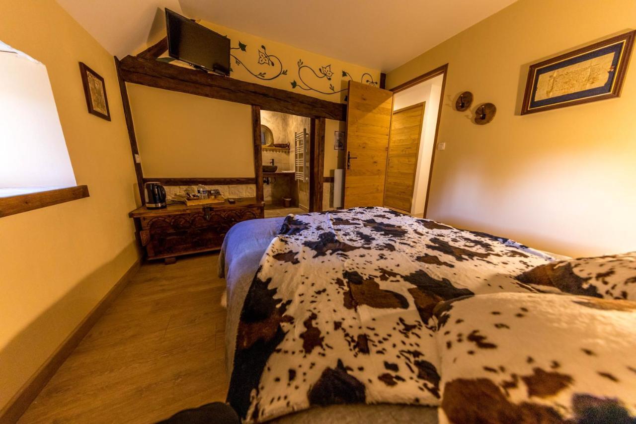 Hotel Domaine De La Ferte Clairbois Sainte-Suzanne  Esterno foto